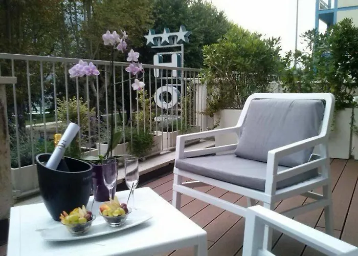 Hll Lungolago Lecco-como 3* 莱科