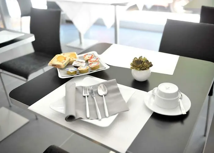 酒店 Hll Lungolago Lecco-como 3*