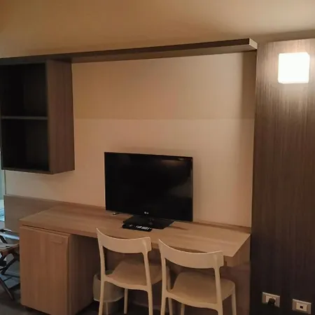 Hll Lungolago Lecco-como Hotel