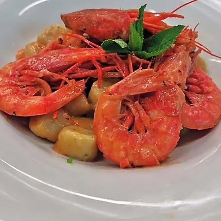 ホテル Hll Lungolago Lecco-como 3*