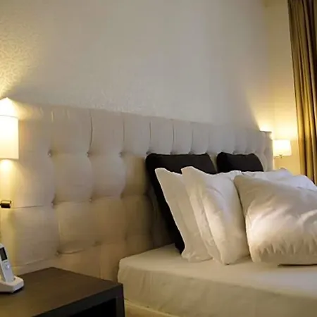 ホテル Hll Lungolago Lecco-como