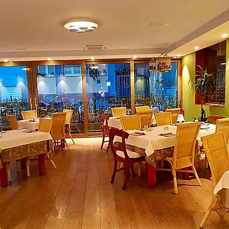 Hll Lungolago Lecco-como ホテル 3*