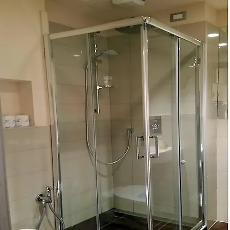 Hll Lungolago Lecco-como ホテル 3*