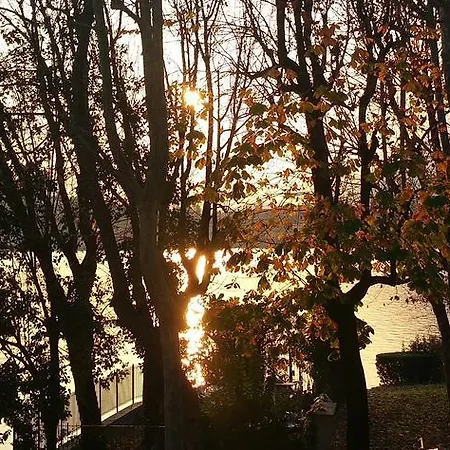 ホテル Hll Lungolago Lecco-como 3*
