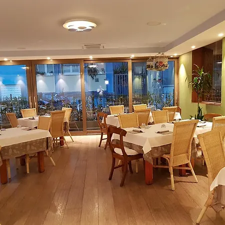 Hll Lungolago Lecco-como 3*