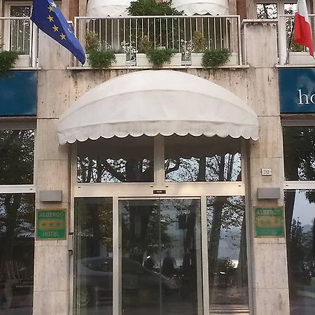 Hll Lungolago Lecco-como 3* Lecco