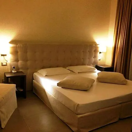 Hll Lungolago Lecco-como