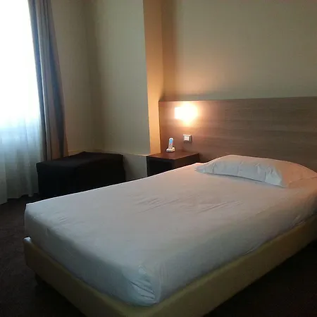 酒店 Hll Lungolago Lecco-como