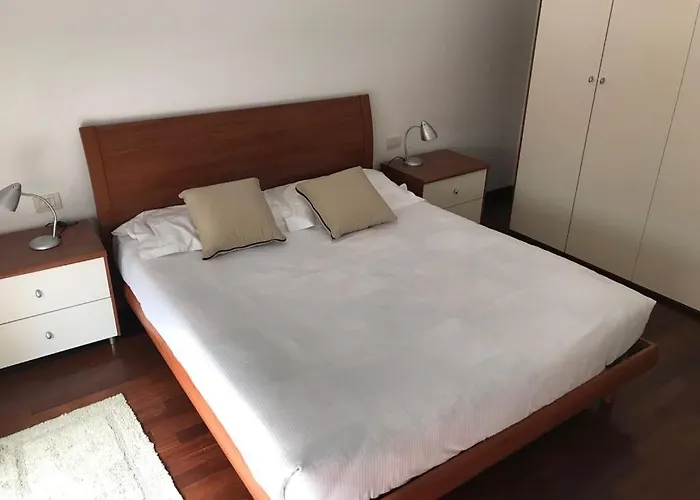 Hll Lungolago Lecco-como 3*