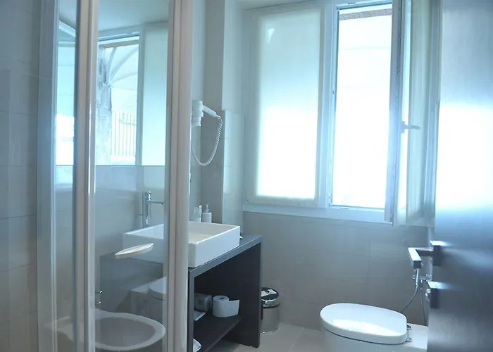 Hll Lungolago Lecco-como 3* Lecco