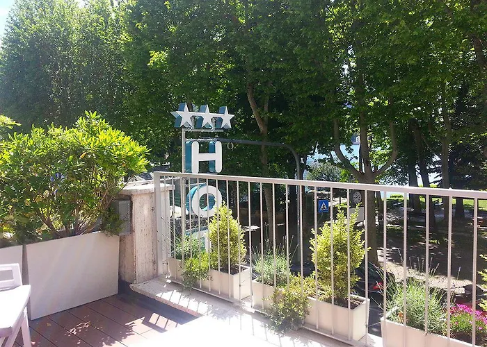 Hll Lungolago Lecco-como 3*