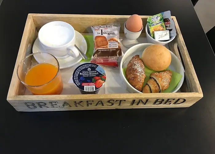 Hll Lungolago Lecco-como 3* Лекко