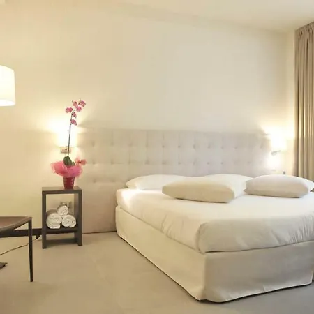 Hll Lungolago Lecco-como Lecco