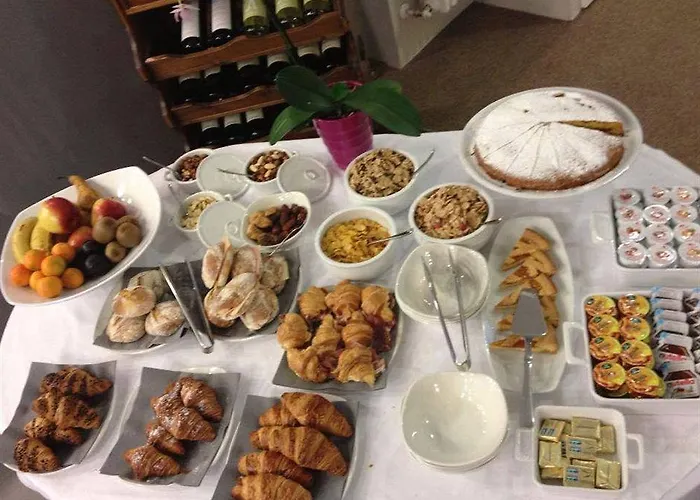 Hotell Hll Lungolago Lecco-como