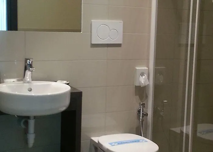 Hll Lungolago Lecco-como Hotell