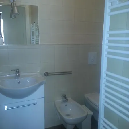 Hll Lungolago Lecco-como 3* Lecco