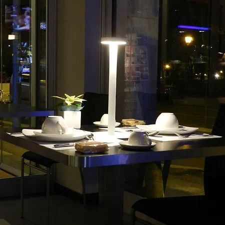 Hll Lungolago Lecco-como 레코