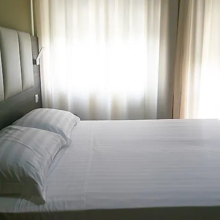 Hotel Hll Lungolago 3*